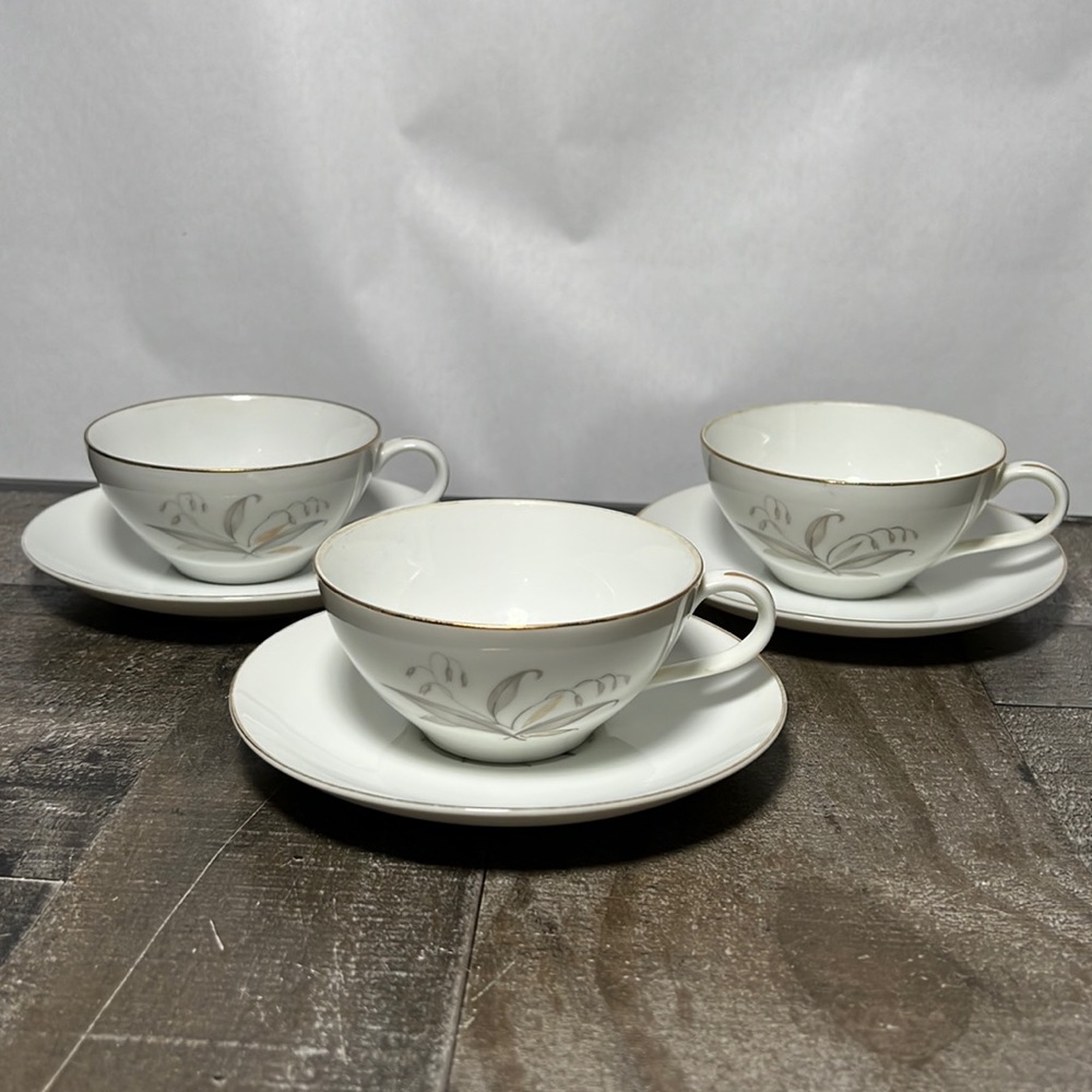 Vintage Tea Cups and Saucers 1961 Kaysons fine china of Japan, Golden Rhapsody